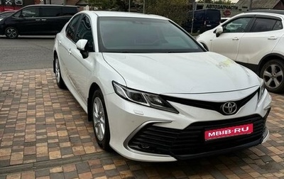 Toyota Camry, 2021 год, 3 300 000 рублей, 1 фотография