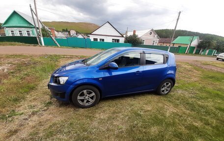 Chevrolet Aveo III, 2013 год, 800 000 рублей, 3 фотография