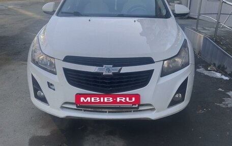 Chevrolet Cruze II, 2013 год, 700 000 рублей, 2 фотография