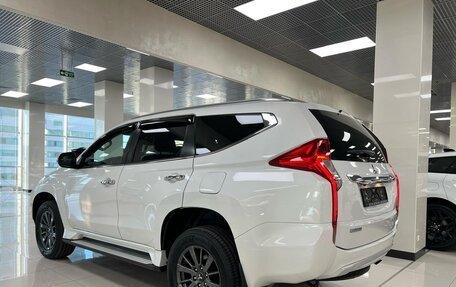 Mitsubishi Pajero Sport III рестайлинг, 2019 год, 3 296 000 рублей, 2 фотография