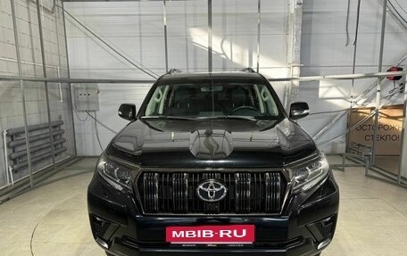 Toyota Land Cruiser Prado 150 рестайлинг 2, 2021 год, 6 060 000 рублей, 2 фотография