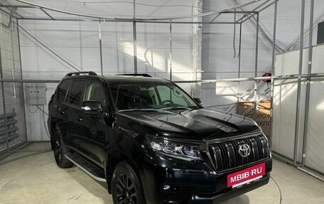 Toyota Land Cruiser Prado 150 рестайлинг 2, 2021 год, 6 060 000 рублей, 3 фотография