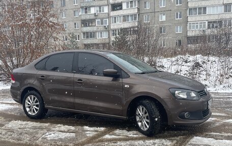 Volkswagen Polo VI (EU Market), 2015 год, 1 070 000 рублей, 2 фотография