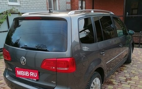 Volkswagen Touran III, 2012 год, 950 000 рублей, 2 фотография