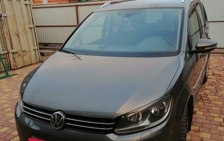 Volkswagen Touran III, 2012 год, 950 000 рублей, 4 фотография