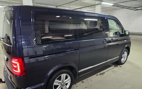 Volkswagen Multivan T6 рестайлинг, 2019 год, 6 500 000 рублей, 2 фотография