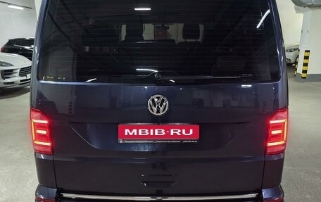 Volkswagen Multivan T6 рестайлинг, 2019 год, 6 500 000 рублей, 3 фотография