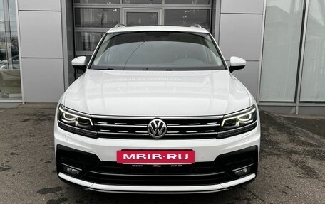 Volkswagen Tiguan II, 2018 год, 2 945 000 рублей, 2 фотография