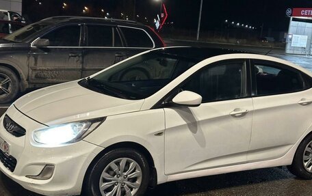 Hyundai Solaris II рестайлинг, 2013 год, 650 000 рублей, 3 фотография