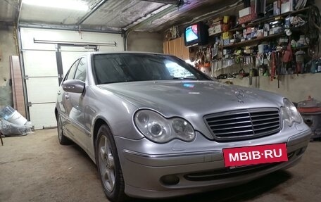 Mercedes-Benz C-Класс, 2002 год, 650 000 рублей, 3 фотография