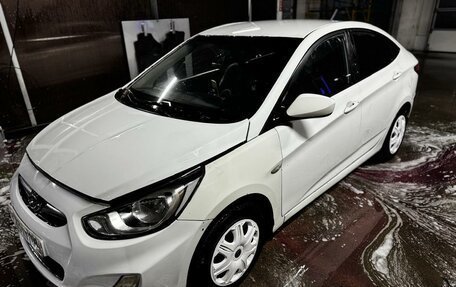 Hyundai Solaris II рестайлинг, 2013 год, 620 000 рублей, 2 фотография