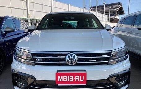 Volkswagen Tiguan II, 2020 год, 2 253 000 рублей, 2 фотография