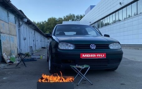 Volkswagen Golf IV, 1999 год, 390 000 рублей, 1 фотография