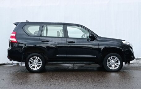 Toyota Land Cruiser Prado 150 рестайлинг 2, 2017 год, 4 100 000 рублей, 4 фотография