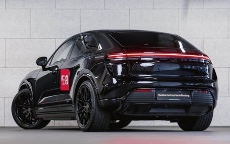 Porsche Macan, 2024 год, 16 975 000 рублей, 3 фотография