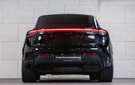 Porsche Macan, 2024 год, 16 975 000 рублей, 5 фотография