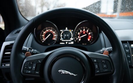 Jaguar F-Type I рестайлинг 2, 2015 год, 4 450 000 рублей, 14 фотография