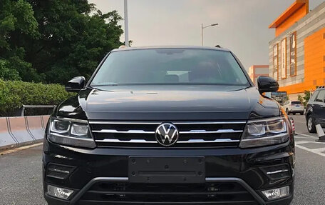 Volkswagen Tiguan II, 2020 год, 2 600 016 рублей, 2 фотография