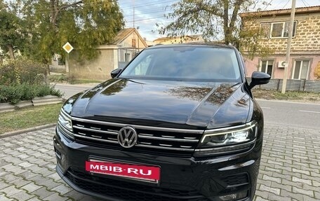 Volkswagen Tiguan II, 2017 год, 2 590 000 рублей, 3 фотография