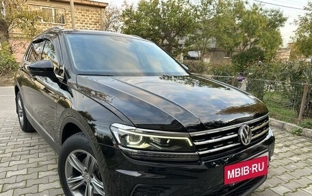 Volkswagen Tiguan II, 2017 год, 2 590 000 рублей, 11 фотография