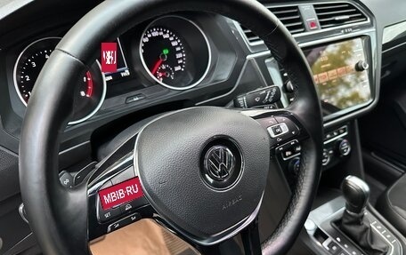 Volkswagen Tiguan II, 2017 год, 2 590 000 рублей, 34 фотография