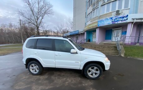 Chevrolet Niva I рестайлинг, 2015 год, 825 000 рублей, 3 фотография