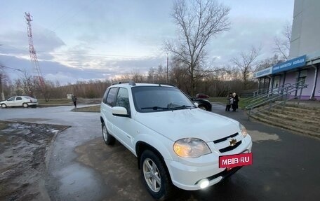 Chevrolet Niva I рестайлинг, 2015 год, 825 000 рублей, 2 фотография