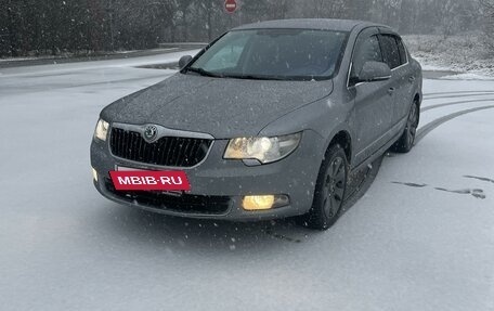 Skoda Superb III рестайлинг, 2012 год, 999 000 рублей, 2 фотография