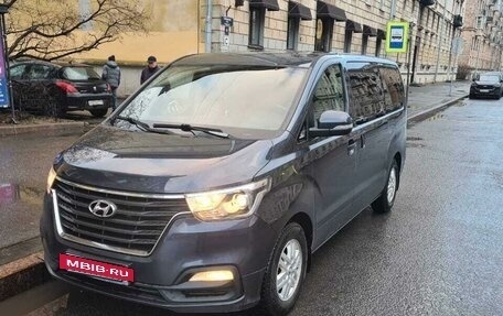 Hyundai H-1 II рестайлинг, 2018 год, 2 600 000 рублей, 3 фотография