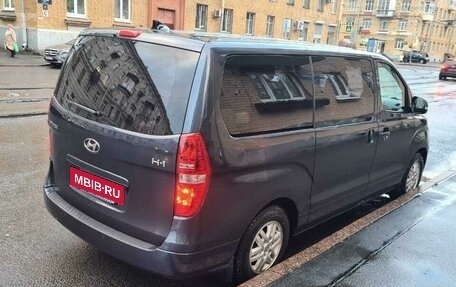 Hyundai H-1 II рестайлинг, 2018 год, 2 600 000 рублей, 16 фотография