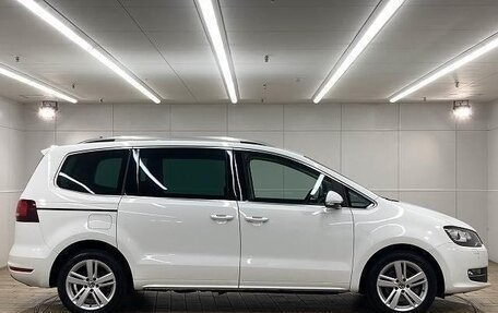 Volkswagen Sharan II, 2018 год, 2 390 000 рублей, 5 фотография