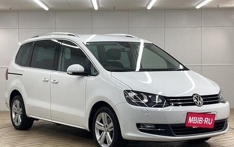 Volkswagen Sharan II, 2018 год, 2 390 000 рублей, 3 фотография