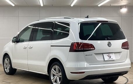 Volkswagen Sharan II, 2018 год, 2 390 000 рублей, 8 фотография