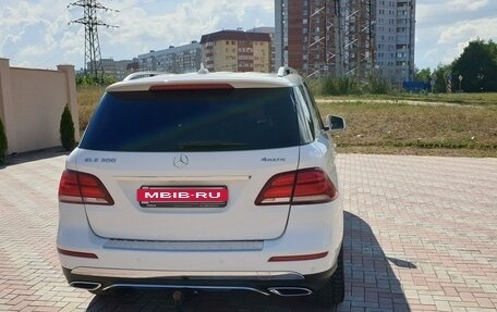 Mercedes-Benz GLE, 2017 год, 5 800 000 рублей, 14 фотография