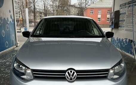 Volkswagen Polo VI (EU Market), 2013 год, 864 000 рублей, 3 фотография