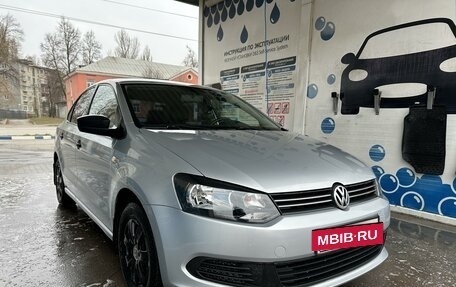 Volkswagen Polo VI (EU Market), 2013 год, 864 000 рублей, 2 фотография