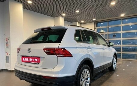 Volkswagen Tiguan II, 2019 год, 2 770 000 рублей, 3 фотография