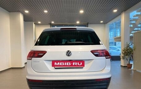 Volkswagen Tiguan II, 2019 год, 2 770 000 рублей, 4 фотография