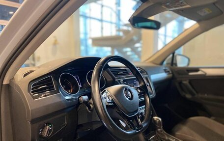 Volkswagen Tiguan II, 2019 год, 2 770 000 рублей, 22 фотография