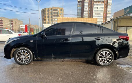 KIA Rio IV, 2018 год, 1 615 000 рублей, 2 фотография