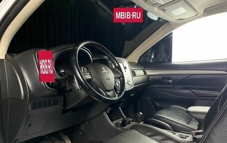 Mitsubishi Outlander III рестайлинг 3, 2013 год, 1 895 000 рублей, 6 фотография