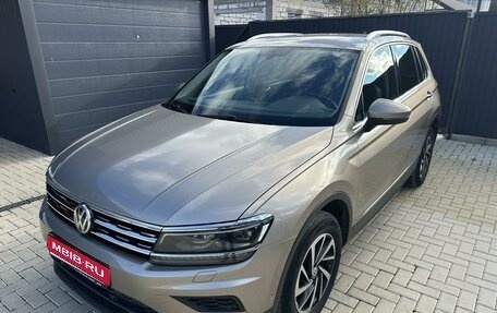 Volkswagen Tiguan II, 2018 год, 3 300 000 рублей, 1 фотография