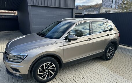 Volkswagen Tiguan II, 2018 год, 3 300 000 рублей, 4 фотография