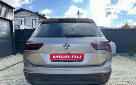 Volkswagen Tiguan II, 2018 год, 3 300 000 рублей, 6 фотография