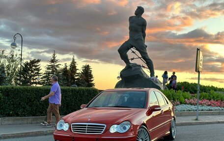 Mercedes-Benz C-Класс, 2005 год, 1 000 000 рублей, 3 фотография