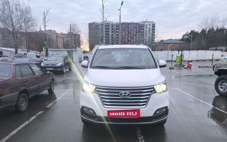 Hyundai Grand Starex Grand Starex I рестайлинг 2, 2020 год, 4 100 000 рублей, 4 фотография