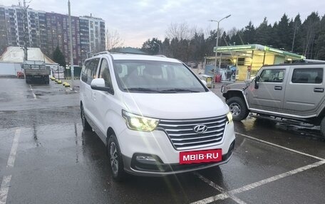 Hyundai Grand Starex Grand Starex I рестайлинг 2, 2020 год, 4 100 000 рублей, 18 фотография