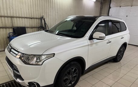 Mitsubishi Outlander III рестайлинг 3, 2014 год, 1 950 000 рублей, 6 фотография