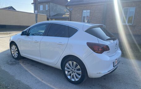 Opel Astra J, 2014 год, 1 290 000 рублей, 2 фотография