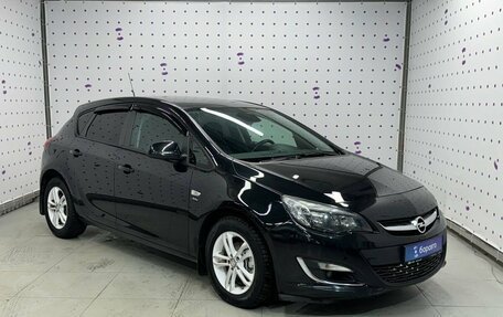 Opel Astra J, 2013 год, 940 000 рублей, 2 фотография